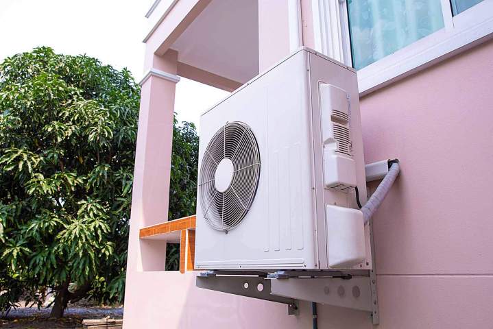 Pose et maintenance de pompes à chaleur.